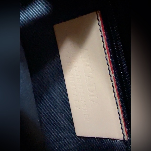 Arcadia Patent Leather Shoulder Bag 10” x 6” Made in Italy!! Gorgeous. - Picture 10 of 10